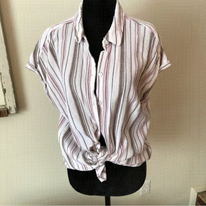 SONOMA short sleeve button down shirt top. Size large.